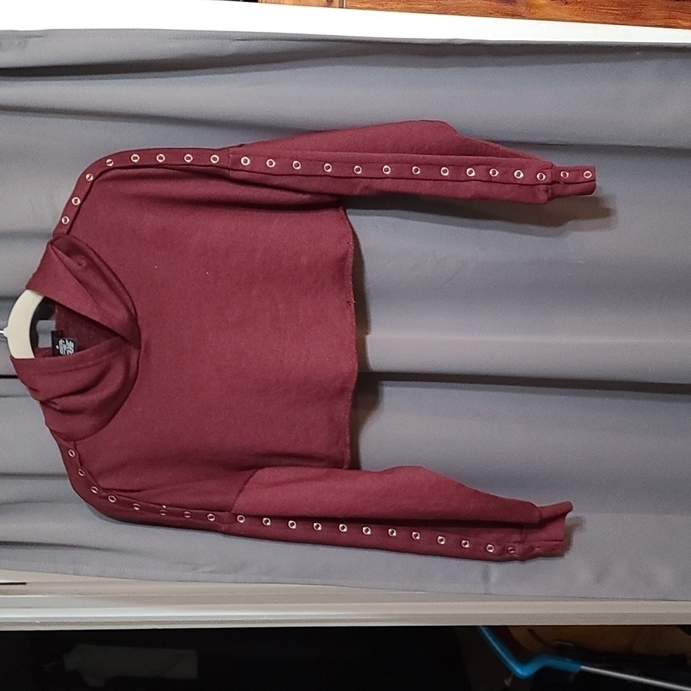 Rue 21 Junior's Cropped Hoodie Long Snap Sleeves Burgandy Size M EUC